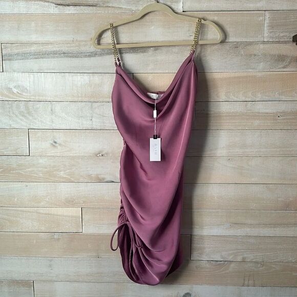 ASTR The‎ Label :: Satin Mini Dress & Gold Chain Straps Size M NWT - Picture 2 of 8